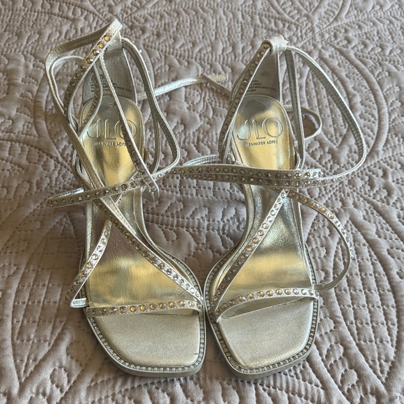JLO Gardina heels 6 1/2 like new - Picture 1 of 7